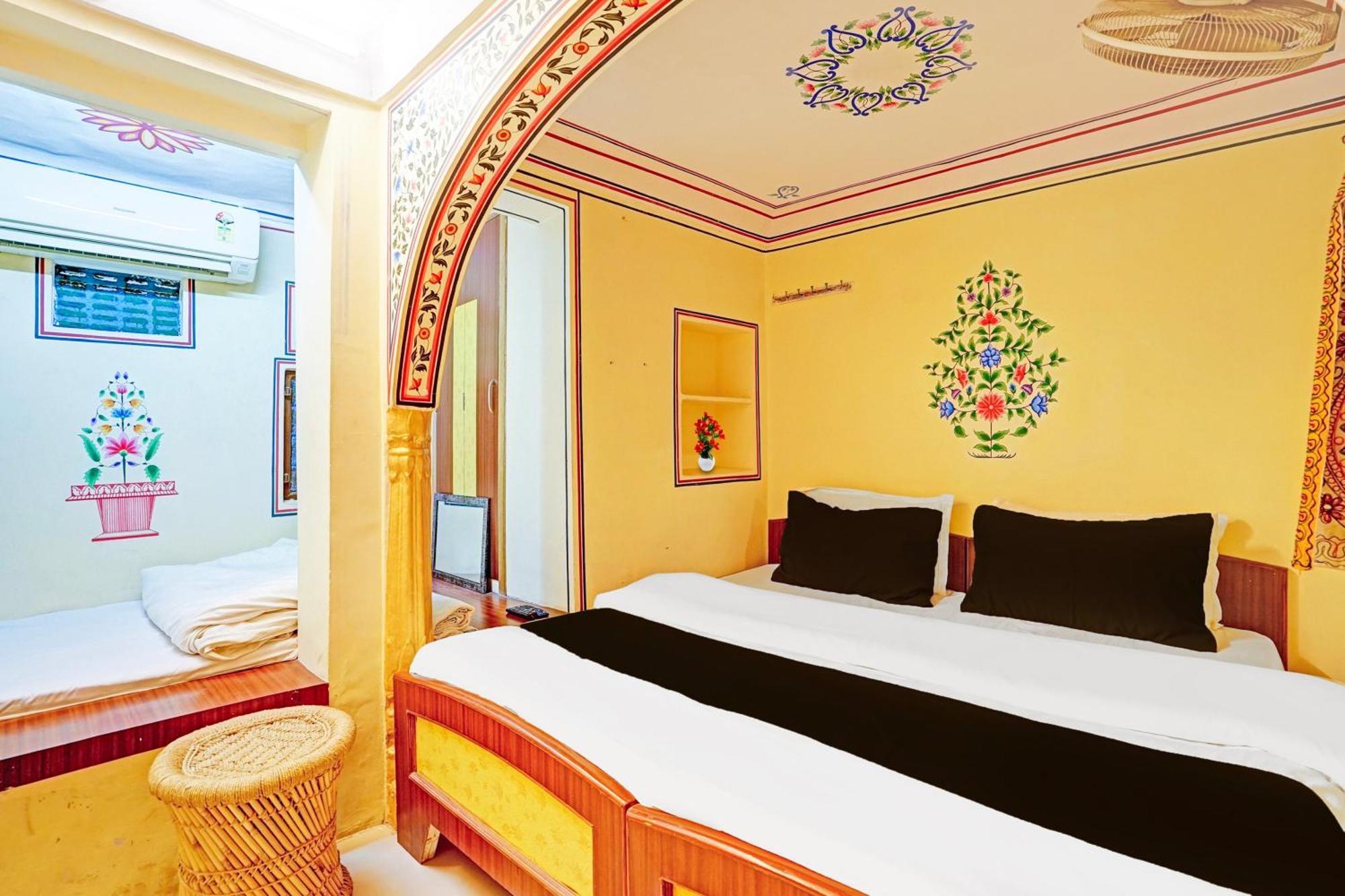 Hotel Super Collection O Ramganj Near Hawa Mahal Dźajpur Zewnętrze zdjęcie