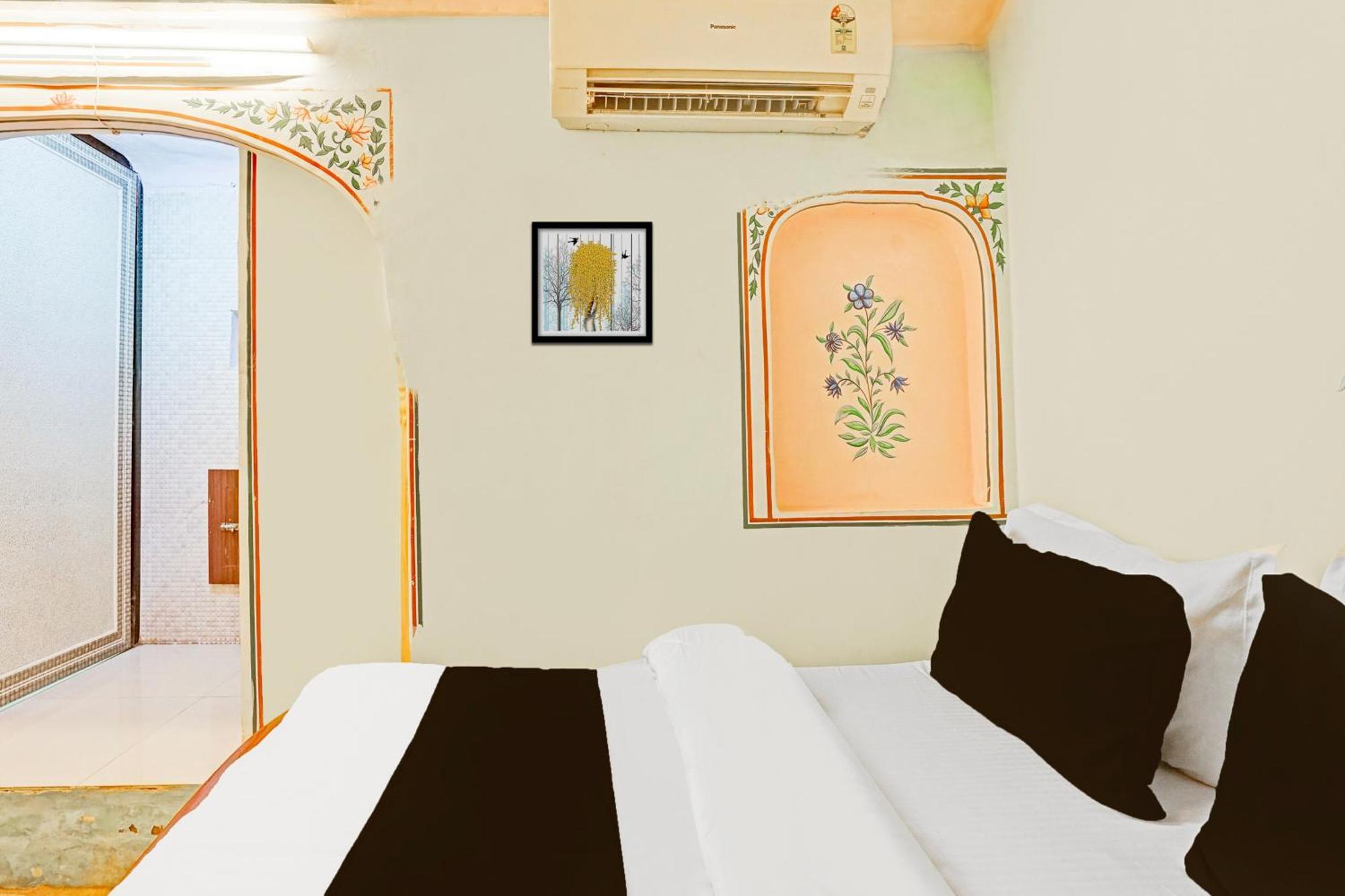 Hotel Super Collection O Ramganj Near Hawa Mahal Dźajpur Zewnętrze zdjęcie