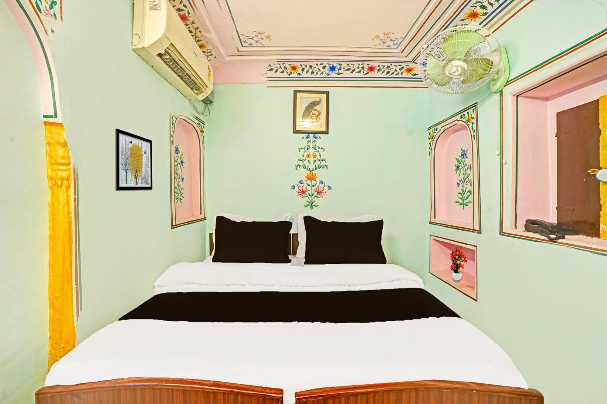 Hotel Super Collection O Ramganj Near Hawa Mahal Dźajpur Zewnętrze zdjęcie