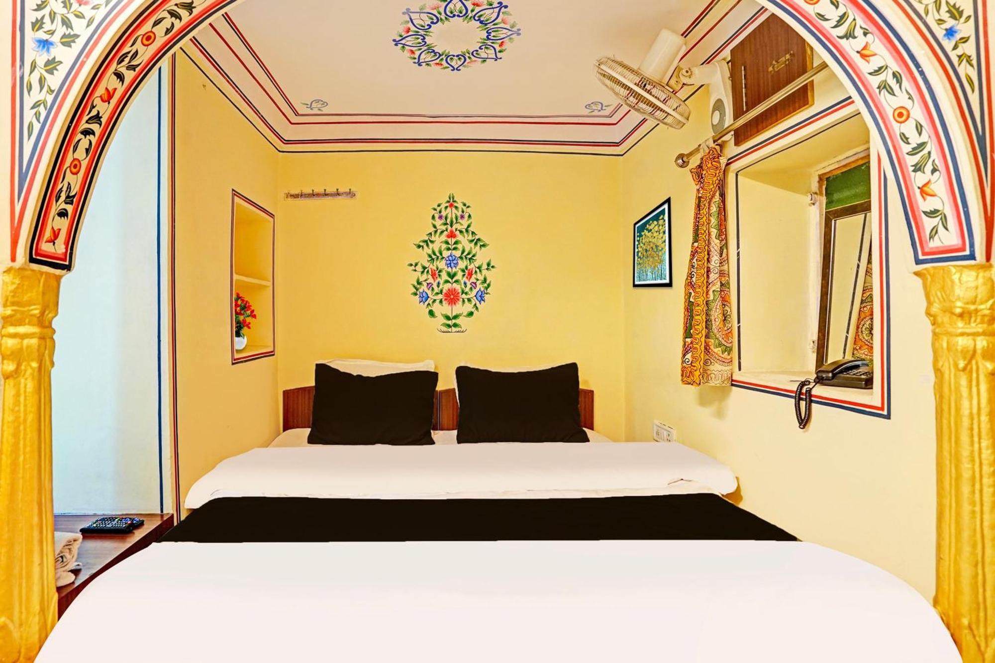Hotel Super Collection O Ramganj Near Hawa Mahal Dźajpur Zewnętrze zdjęcie