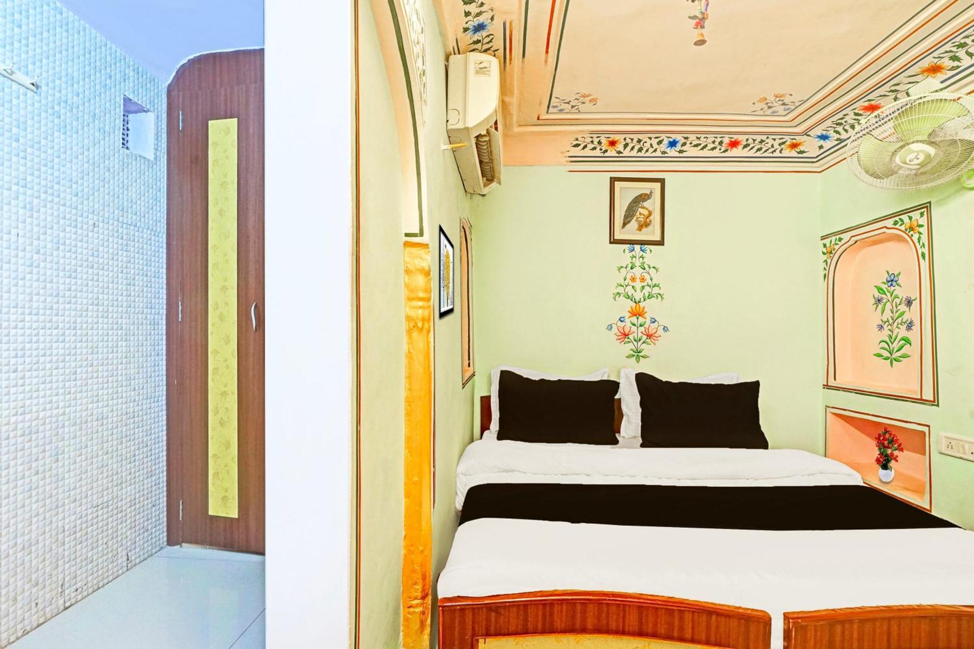 Hotel Super Collection O Ramganj Near Hawa Mahal Dźajpur Zewnętrze zdjęcie