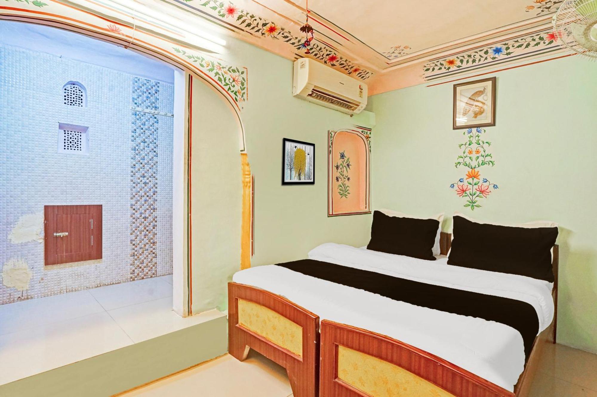 Hotel Super Collection O Ramganj Near Hawa Mahal Dźajpur Zewnętrze zdjęcie
